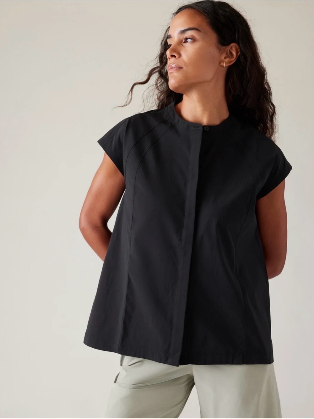 Athleta ATHLETA Performance Poplin Popover Top in Black size XS